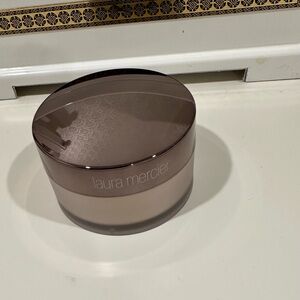 Laura Mercier Translucent Loose Setting Powder